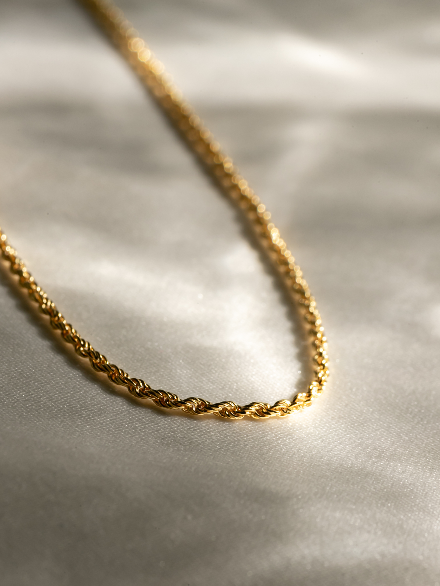 TWISTED CHAIN NACKLACE