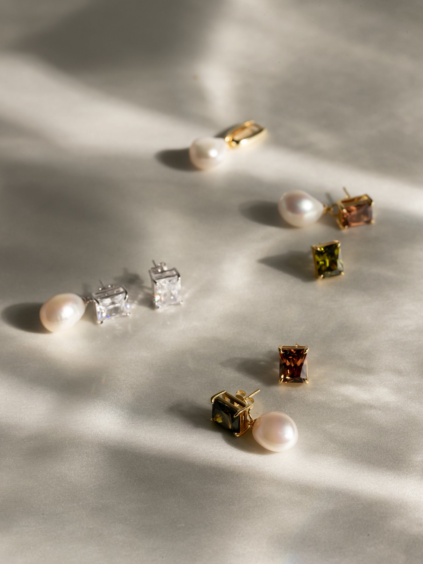 CHRISTAL MODULAR EARRINGS (CLEAR)